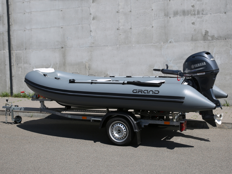 Прицеп для перевозки надувной лодки класса RIB длиной до 4,30 м 46PL1106RIB Прицеп для перевозки лодки класса RIB 46PL1106RIB, Прицеп для перевозки лодки класса RIB, Прицеп для лодки класса RIB, Прицеп для надувной лодки RIB, Прицеп для RIB лодки, Прицеп Кияшко для перевозки лодки RIB, Причіп для перевезення надувного човна класу RIB 46PL1106RIB, Причіп для човна класу RIB, Причіп для перевезення човна класу RIB, Причіп Кияшко для RIB човна