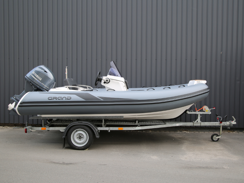 Прицеп для перевозки надувной лодки класса RIB длиной до 4,30 м 46PL1106RIB Прицеп для перевозки лодки класса RIB 46PL1106RIB, Прицеп для перевозки лодки класса RIB, Прицеп для лодки класса RIB, Прицеп для надувной лодки RIB, Прицеп для RIB лодки, Прицеп Кияшко для перевозки лодки RIB, Причіп для перевезення надувного човна класу RIB 46PL1106RIB, Причіп для човна класу RIB, Причіп для перевезення човна класу RIB, Причіп Кияшко для RIB човна