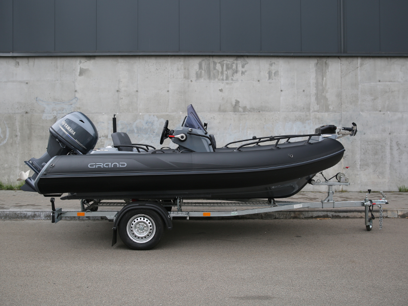 Прицеп для перевозки надувной лодки класса RIB длиной до 4,30 м 46PL1106RIB Прицеп для перевозки лодки класса RIB 46PL1106RIB, Прицеп для перевозки лодки класса RIB, Прицеп для лодки класса RIB, Прицеп для надувной лодки RIB, Прицеп для RIB лодки, Прицеп Кияшко для перевозки лодки RIB, Причіп для перевезення надувного човна класу RIB 46PL1106RIB, Причіп для човна класу RIB, Причіп для перевезення човна класу RIB, Причіп Кияшко для RIB човна