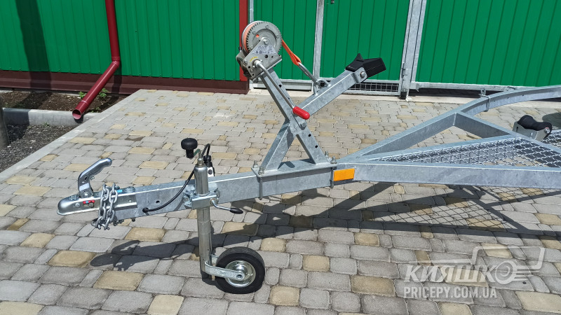 Прицеп для перевозки лодки длиной до 4,70 м 53PL1109 Прицеп для перевозки лодки 53PL1109, Прицеп для перевозки лодки, Прицеп для лодки, Лодочный прицеп, Трейлер для лодки, Лодочный прицеп с одной осью, Одноосный прицеп для лодки, Прицеп Кияшко для перевозки лодки, Причіп для перевезення човна 53PL1109, Причіп для човна, Причіп для перевезення човна, Причіп Кияшко