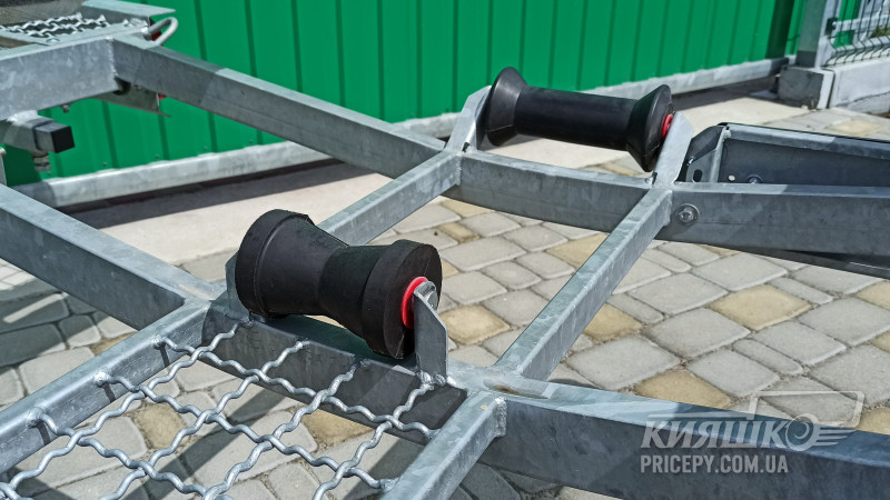 Прицеп для перевозки лодки длиной до 4,70 м 53PL1109 Прицеп для перевозки лодки 53PL1109, Прицеп для перевозки лодки, Прицеп для лодки, Лодочный прицеп, Трейлер для лодки, Лодочный прицеп с одной осью, Одноосный прицеп для лодки, Прицеп Кияшко для перевозки лодки, Причіп для перевезення човна 53PL1109, Причіп для човна, Причіп для перевезення човна, Причіп Кияшко