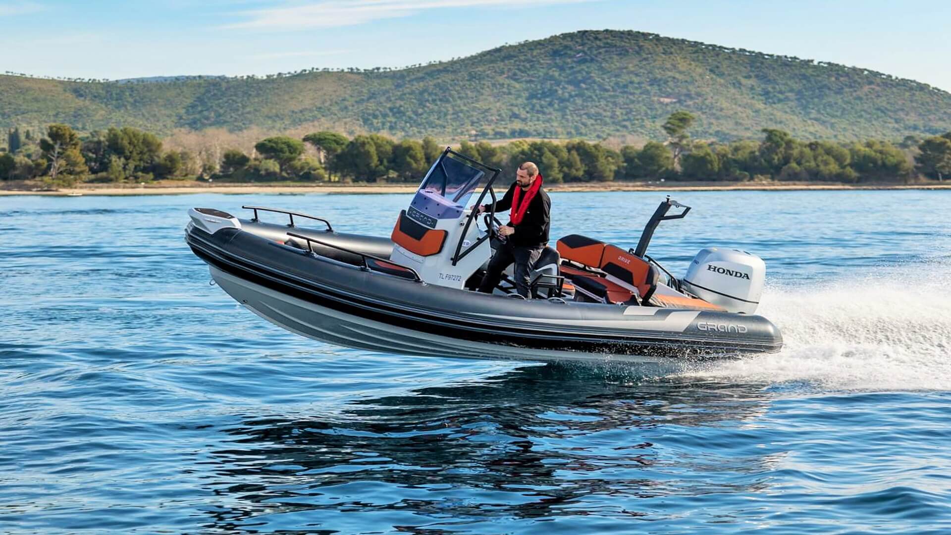 Надувная лодка с жестким дном GRAND Drive Line D600L GRAND Drive Line, GRAND Drive, GRAND D600L, GRAND Drive D600 LUX, GRAND RIB, Pro RIB, надувная лодка GRAND Drive D600L, Rigid Inflatable Boats GRAND