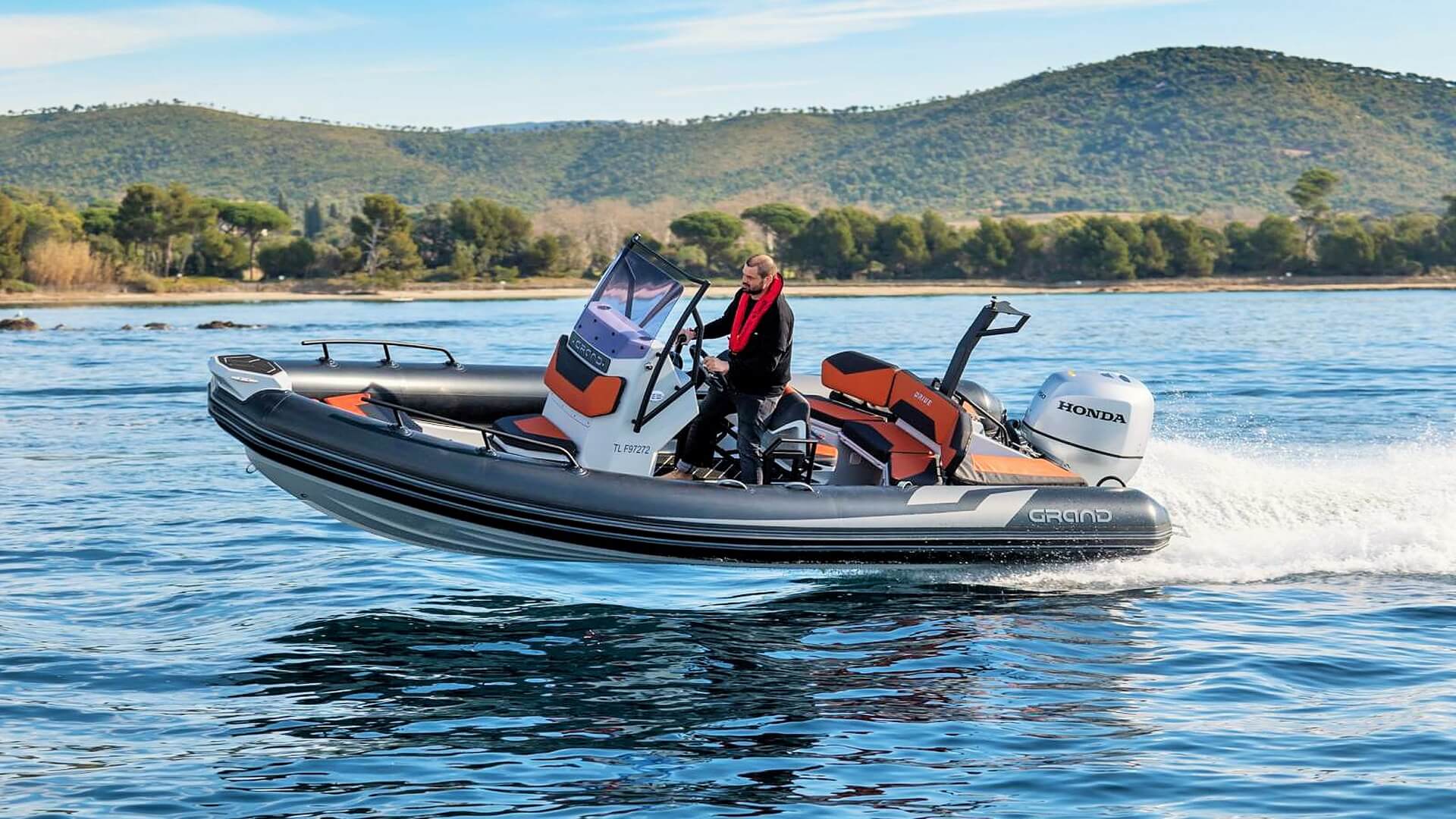 Надувная лодка с жестким дном GRAND Drive Line D600L GRAND Drive Line, GRAND Drive, GRAND D600L, GRAND Drive D600 LUX, GRAND RIB, Pro RIB, надувная лодка GRAND Drive D600L, Rigid Inflatable Boats GRAND
