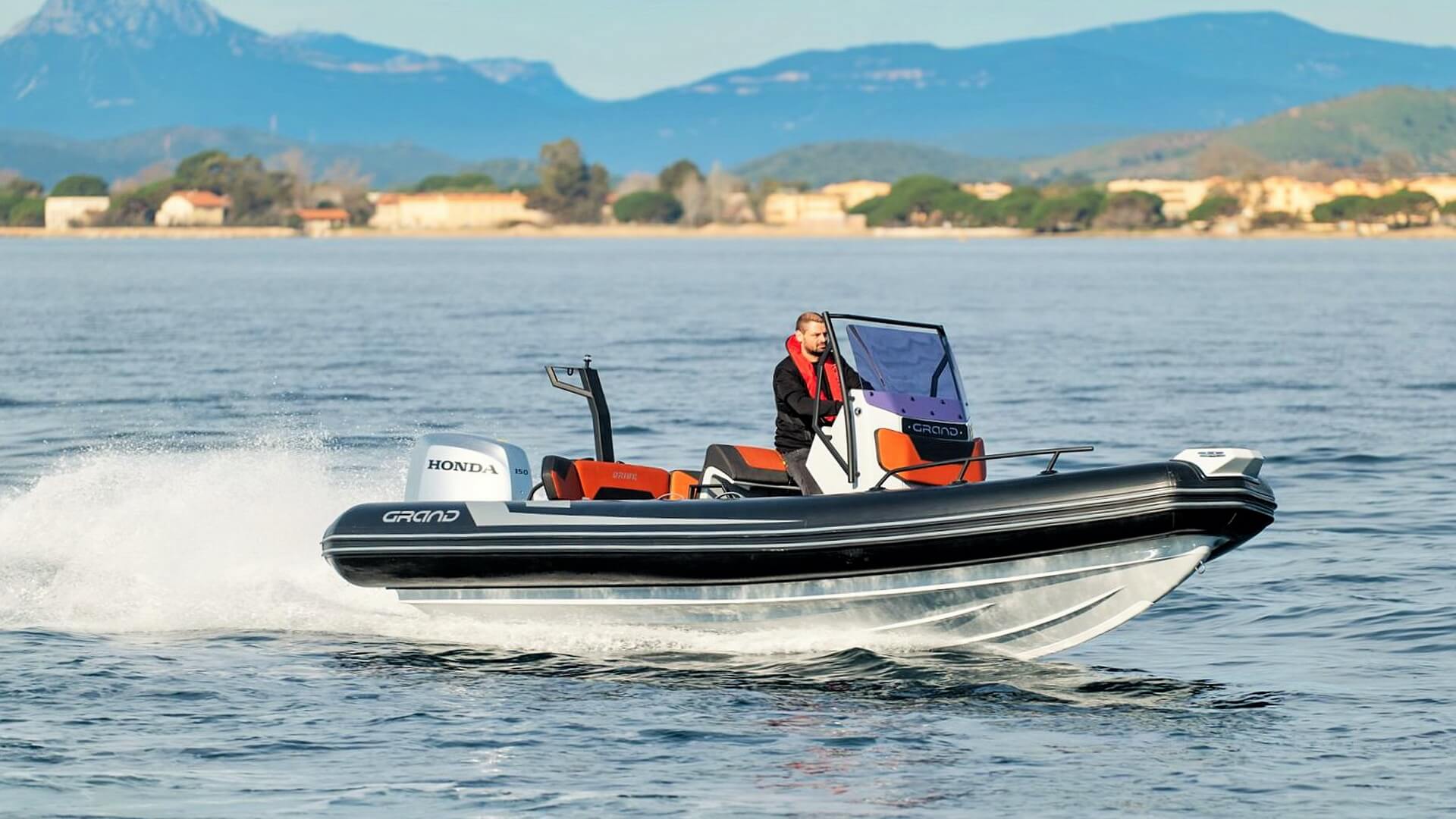 Надувная лодка с жестким дном GRAND Drive Line D600L GRAND Drive Line, GRAND Drive, GRAND D600L, GRAND Drive D600 LUX, GRAND RIB, Pro RIB, надувная лодка GRAND Drive D600L, Rigid Inflatable Boats GRAND