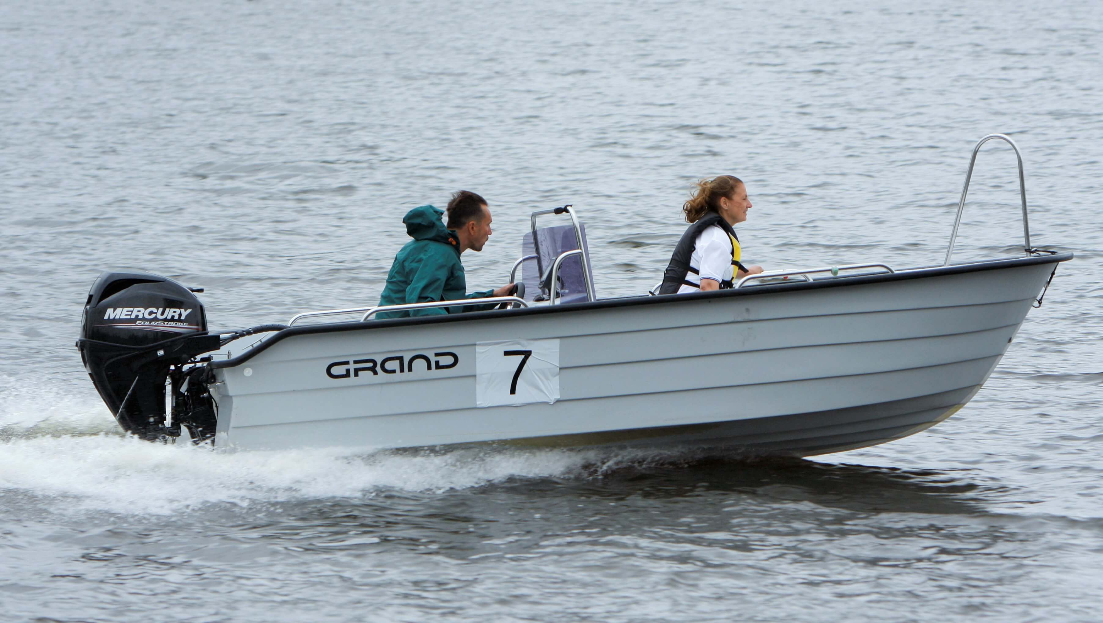GRAND Nautilus N440L - Стеклопластиковая моторная лодка Стеклопластиковая моторная лодка GRAND Nautilus N440L, GRAND N440L, GRAND Nautilus, GRAND Nautilus N440L, Стеклопластиковая моторная лодка GRAND, Моторная лодка GRAND, Стеклопластиковая лодка GRAND, Лодка для рыбалки, Лодка для большой компании