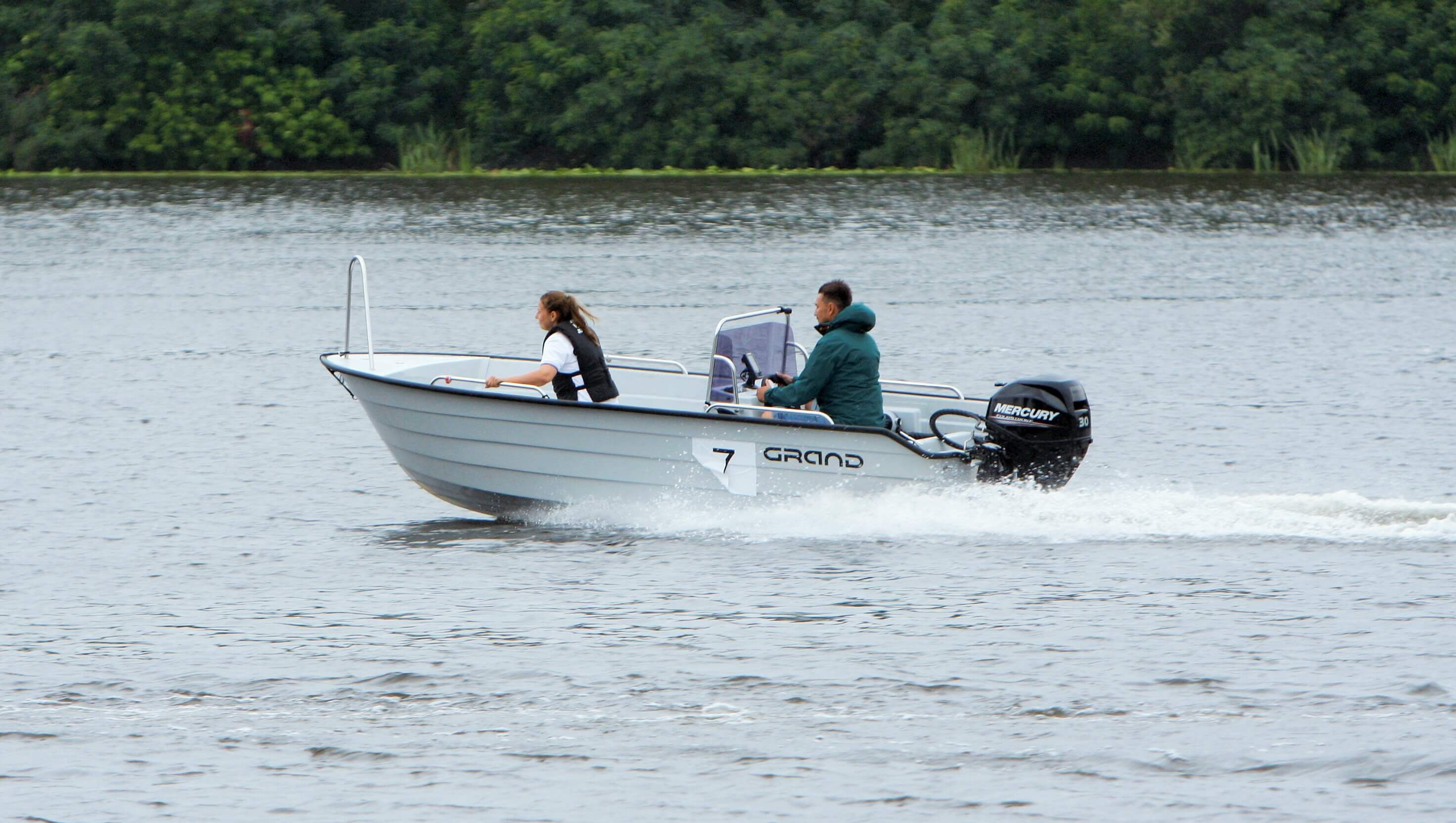 GRAND Nautilus N440L - Стеклопластиковая моторная лодка Стеклопластиковая моторная лодка GRAND Nautilus N440L, GRAND N440L, GRAND Nautilus, GRAND Nautilus N440L, Стеклопластиковая моторная лодка GRAND, Моторная лодка GRAND, Стеклопластиковая лодка GRAND, Лодка для рыбалки, Лодка для большой компании