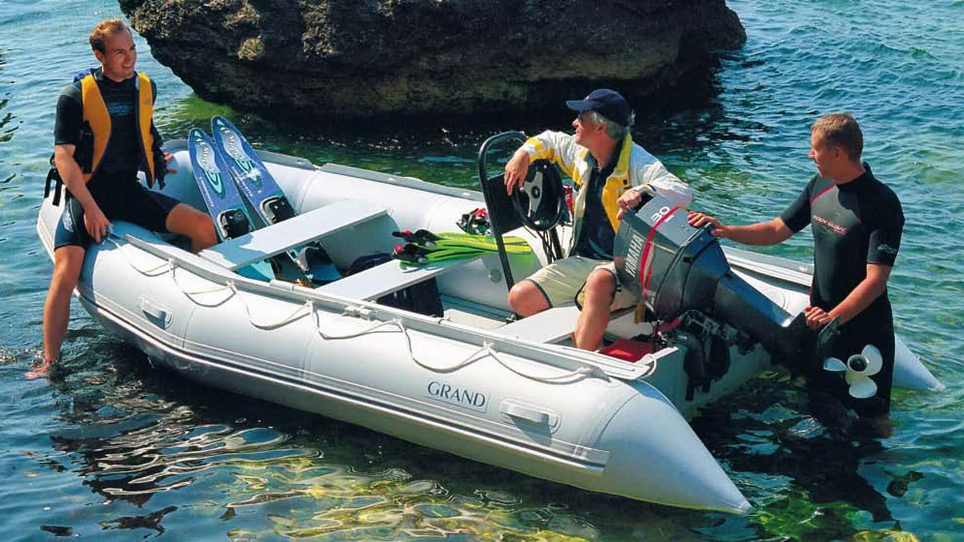 Надувная лодка GRAND RANGER R380 с рулевой стойкой CS-02 Складная надувная лодка с настилом GRAND Ranger R380, Надувная лодка GRAND Ranger R380, GRAND Ranger R380, GRAND R380, Надувная лодка GRAND, Надувная лодка ГРАНД, Разборная надувная лодка с настилом, Разборная надувная лодка, Fordable Boats