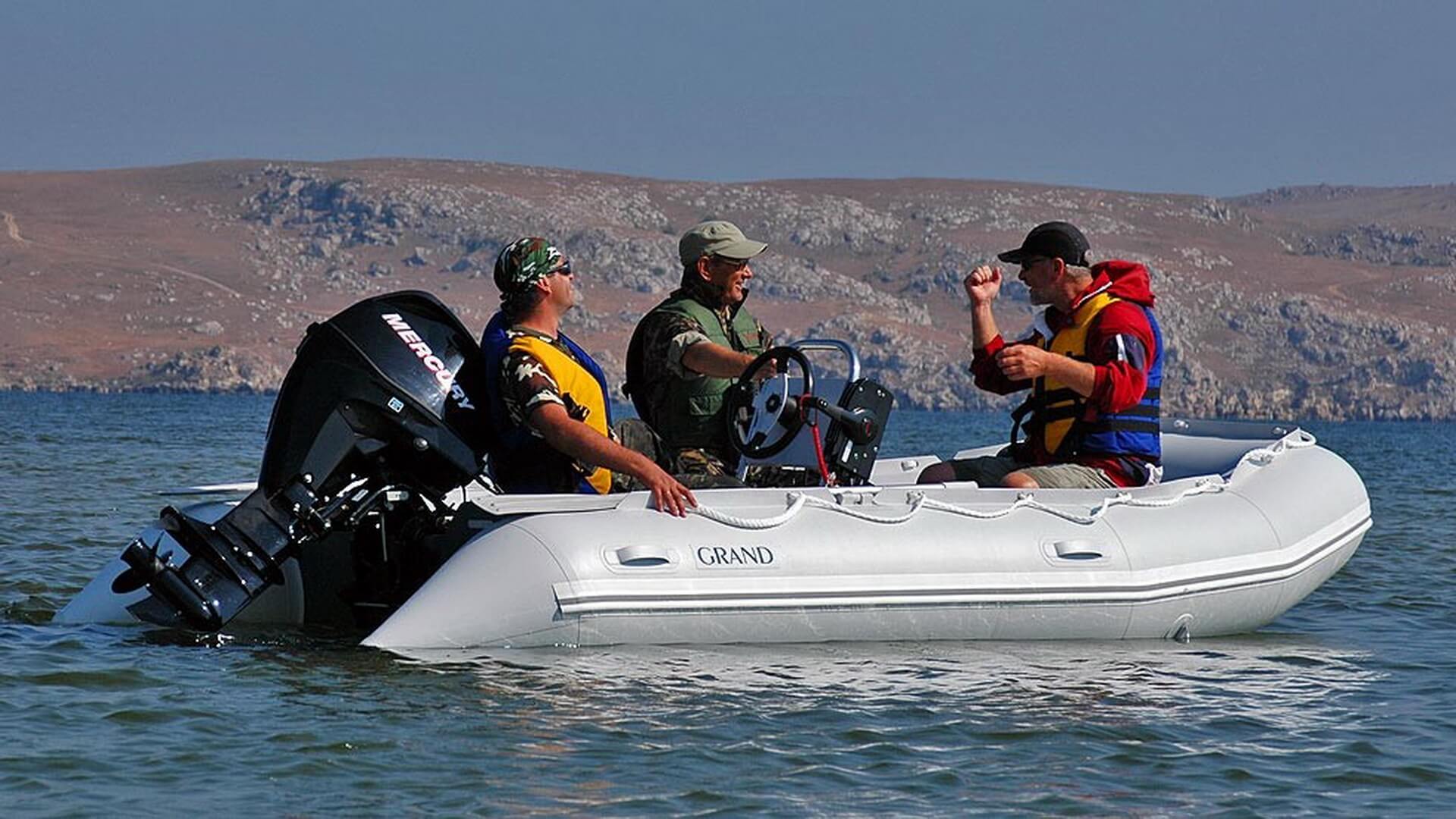 Надувная лодка GRAND RANGER R420 с рулевой стойкой CS-02 Складная надувная лодка с настилом GRAND Ranger R420, Надувная лодка GRAND Ranger R420, GRAND Ranger R420, GRAND R420, Надувная лодка GRAND, Надувная лодка ГРАНД, Разборная надувная лодка с настилом, Разборная надувная лодка, Fordable Boats