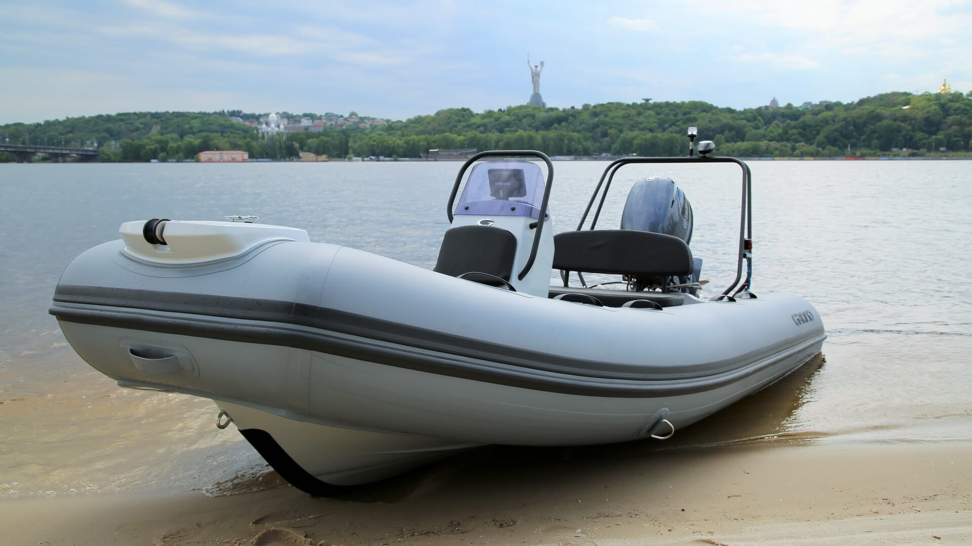 GRAND Silver Line S420NL - Надувная лодка с жестким дном Надувная лодка с жестким дном GRAND Silver Line S420NL, Надувная лодка GRAND Silver Line S420NL, GRAND Silver Line S420NL, GRAND Silver Line S420NLF, GRAND S420NL, GRAND S420NLF, GRAND S420, Надувная лодка GRAND, Надувная лодка ГРАНД, Надувная лодка с жестким дном, RIB, Rigid Inflatable Boats