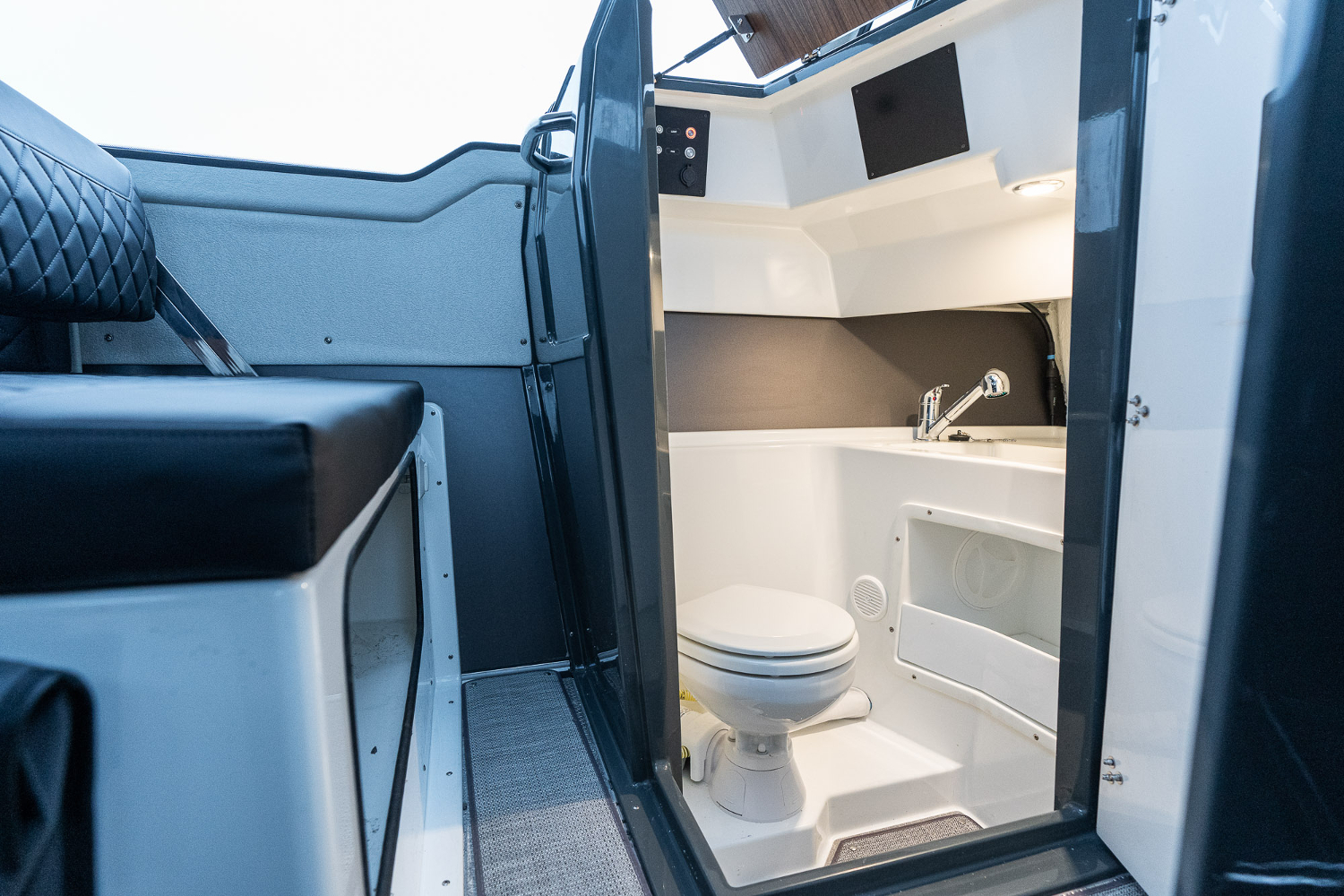 BUSTER PHANTOM CABIN Q - Алюминиевый катер BUSTER PHANTOM CABIN Q, BUSTER PHANTOM CABIN, Алюминиевая лодка Buster, Алюминиевая лодка Buster PHANTOM CABIN Q, Aluminium boat BUSTER PHANTOM CABIN Q, Алюминиевая лодка Buster PHANTOM CABIN, Aluminium boat BUSTER PHANTOM CABIN, Алюминиевый катер BUSTER PHANTOM CABIN Q, Алюминиевый катер BUSTER PHANTOM CABIN, Алюмінієвий катер Buster PHANTOM CABIN, Алюмінієвий човен Buster PHANTOM CABIN