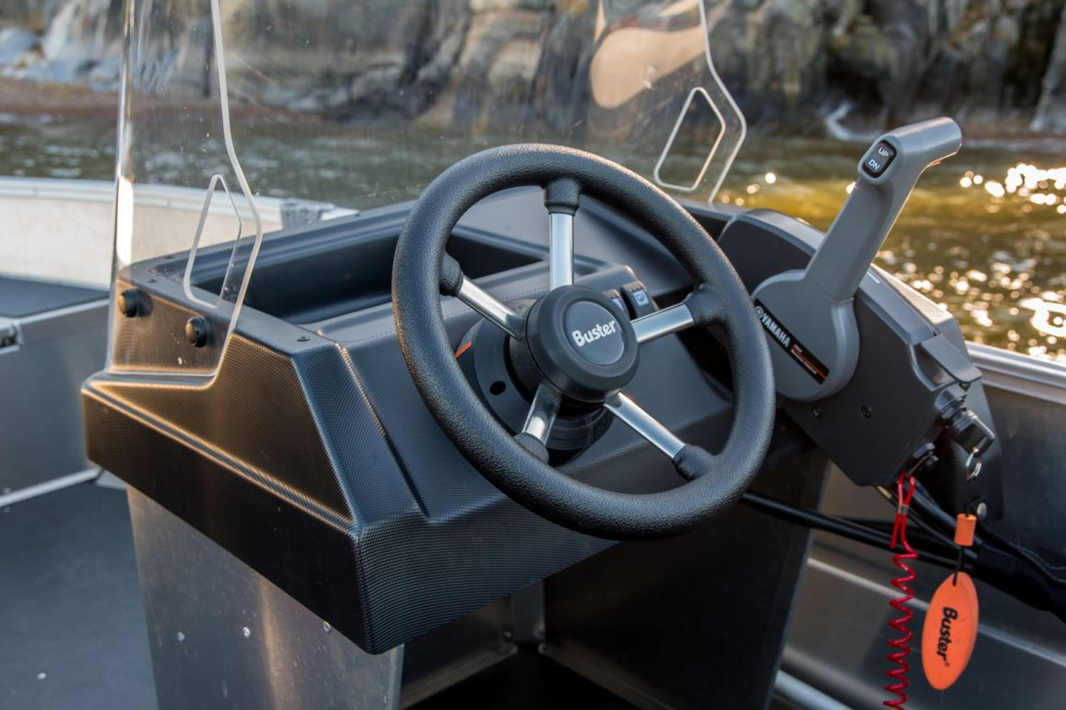 BUSTER XSR - Алюминиевая лодка BUSTER XSR, Алюминиевая лодка Buster, Алюминиевая лодка Buster XSR, Aluminium boat BUSTER XSR, Алюмінієвий човен Buster XSR, Алюмінієвий катер Buster XSR, Алюминиевый катер Buster XSR