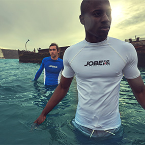 Rashguard Men Impress JOBE, Progress Rash Guard Men JOBE, 544015003, Jobe 544015003, Футболка для купания, футболка с защитой от ультрафиолета, Гидрофутболка с защитой от ультрафиолета, Футболка мужская с уф защитой, Футболка с уф защитой, Футболка мужская, Гидрофутболка, Гидрофутболка мужская, футболка для водного спорта