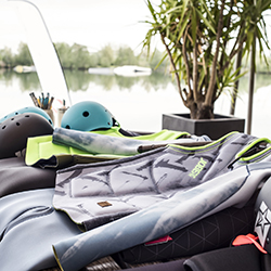 Slam Helmet Black JOBE, 370016001, JOBE 370016001, Шлем для водных видов спорта, шлем для гидроцикла, шлем для гидры, шлем для вейка, шлем для водного спорта, шлем для вейкборда, шлем, helmet, шлем JOBE, шлем для водных лыж, шлем для рафтинга, защитный шлем