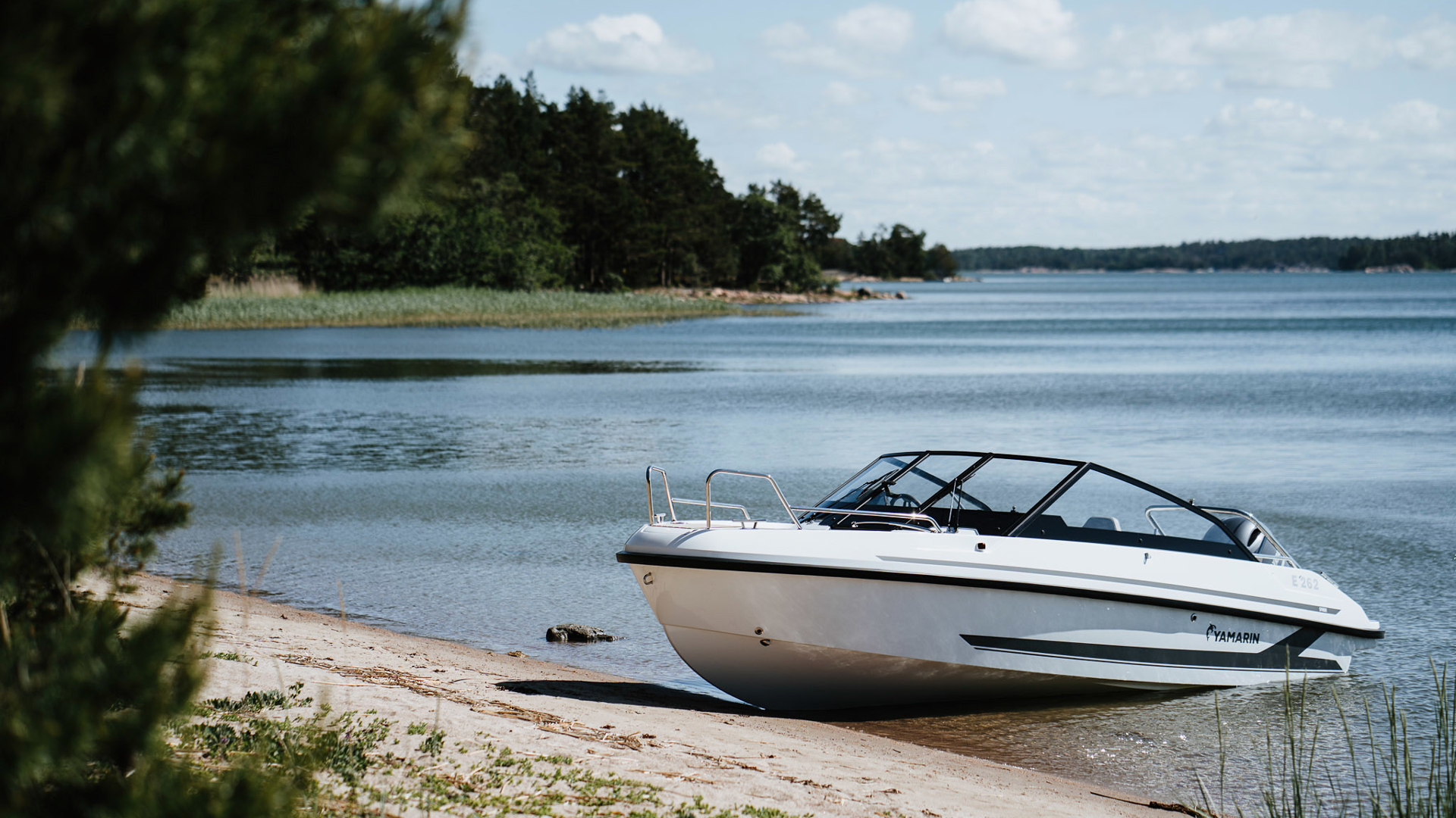 Yamarin 59 Bow Rider - Стеклопластиковый катер с открытым вместительным носовым кокпитом Yamarin 59 Bow Rider, Yamarin 59 BR, Yamarin 59BR, Стеклопластиковая лодка Yamarin, Стеклопластиковая лодка Yamarin 59 BR, Стеклопластиковая лодка Yamarin 59 Bow Rider, Стеклопластиковый катер Yamarin, Стеклопластиковый катер Yamarin 59 BR, Стеклопластиковый катер Yamarin 59 Bow Rider, Ямарин 59 БР