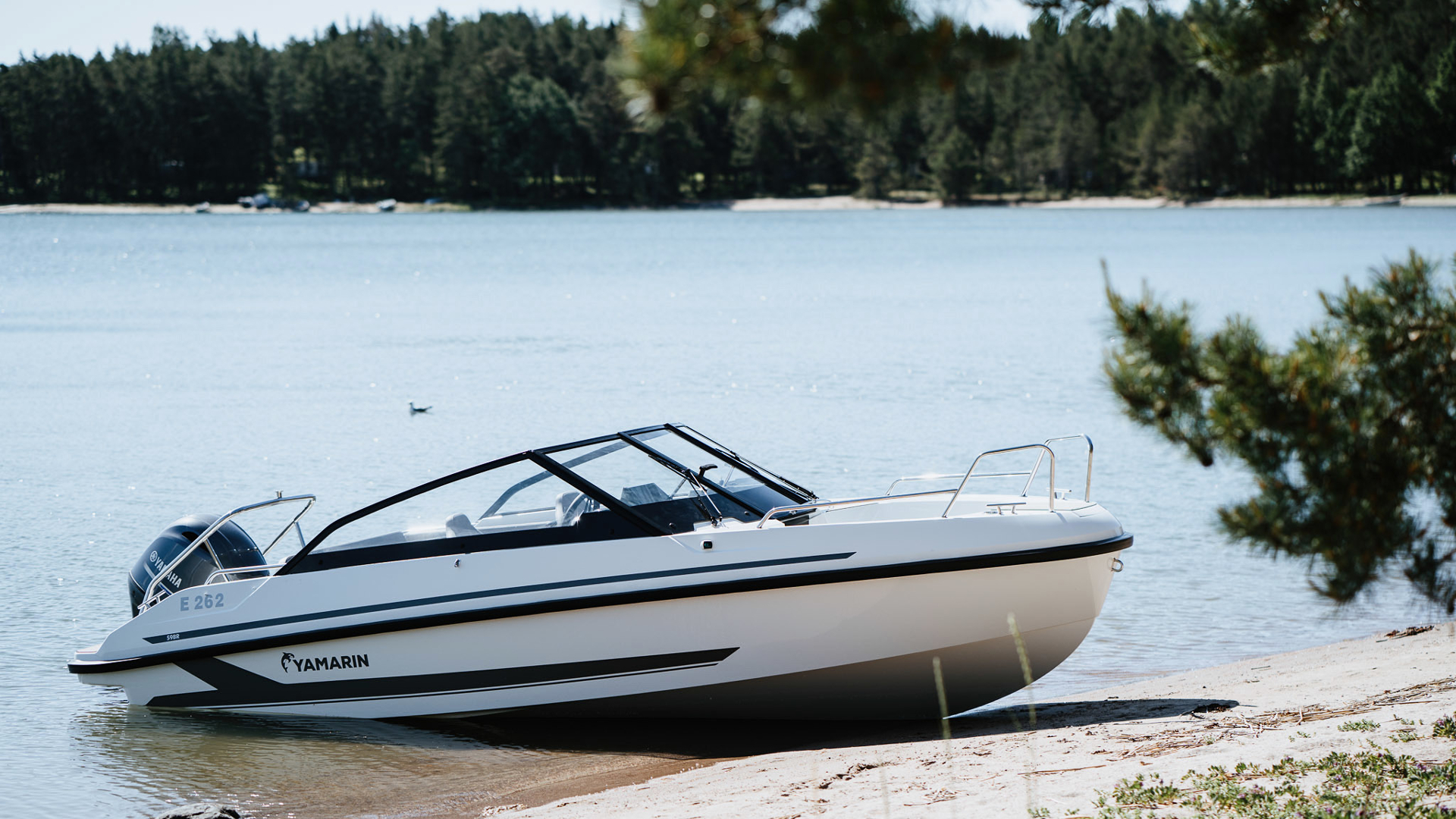 Yamarin 59 Bow Rider - Стеклопластиковый катер с открытым вместительным носовым кокпитом Yamarin 59 Bow Rider, Yamarin 59 BR, Yamarin 59BR, Стеклопластиковая лодка Yamarin, Стеклопластиковая лодка Yamarin 59 BR, Стеклопластиковая лодка Yamarin 59 Bow Rider, Стеклопластиковый катер Yamarin, Стеклопластиковый катер Yamarin 59 BR, Стеклопластиковый катер Yamarin 59 Bow Rider, Ямарин 59 БР