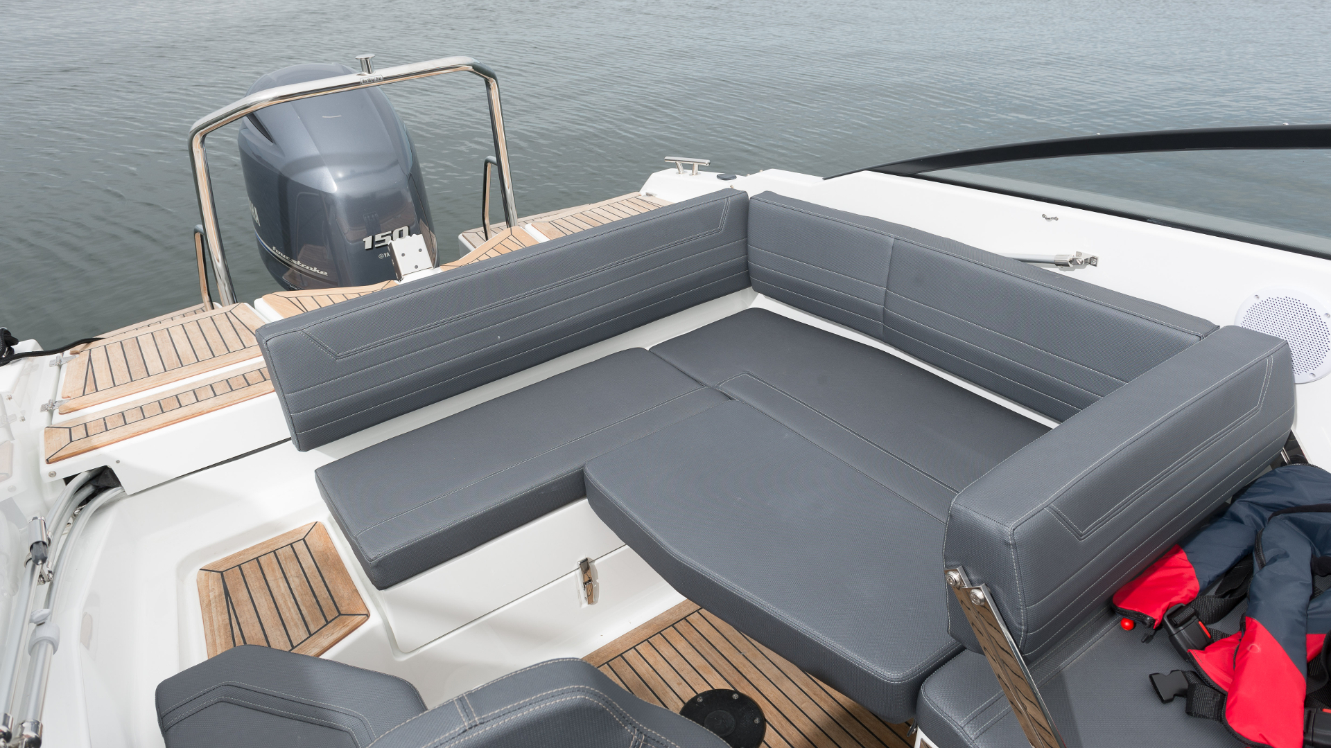 Yamarin 63 Bow Rider - Стеклопластиковый катер с открытым вместительным носовым кокпитом Yamarin 63 Bow Rider, Yamarin 63 BR, Yamarin 63BR, Стеклопластиковая лодка Yamarin, Стеклопластиковая лодка Yamarin 63 BR, Стеклопластиковая лодка Yamarin 63 Bow Rider, Стеклопластиковый катер Yamarin, Стеклопластиковый катер Yamarin 63 BR, Стеклопластиковый катер Yamarin 63 Bow Rider, Ямарин 63 БР