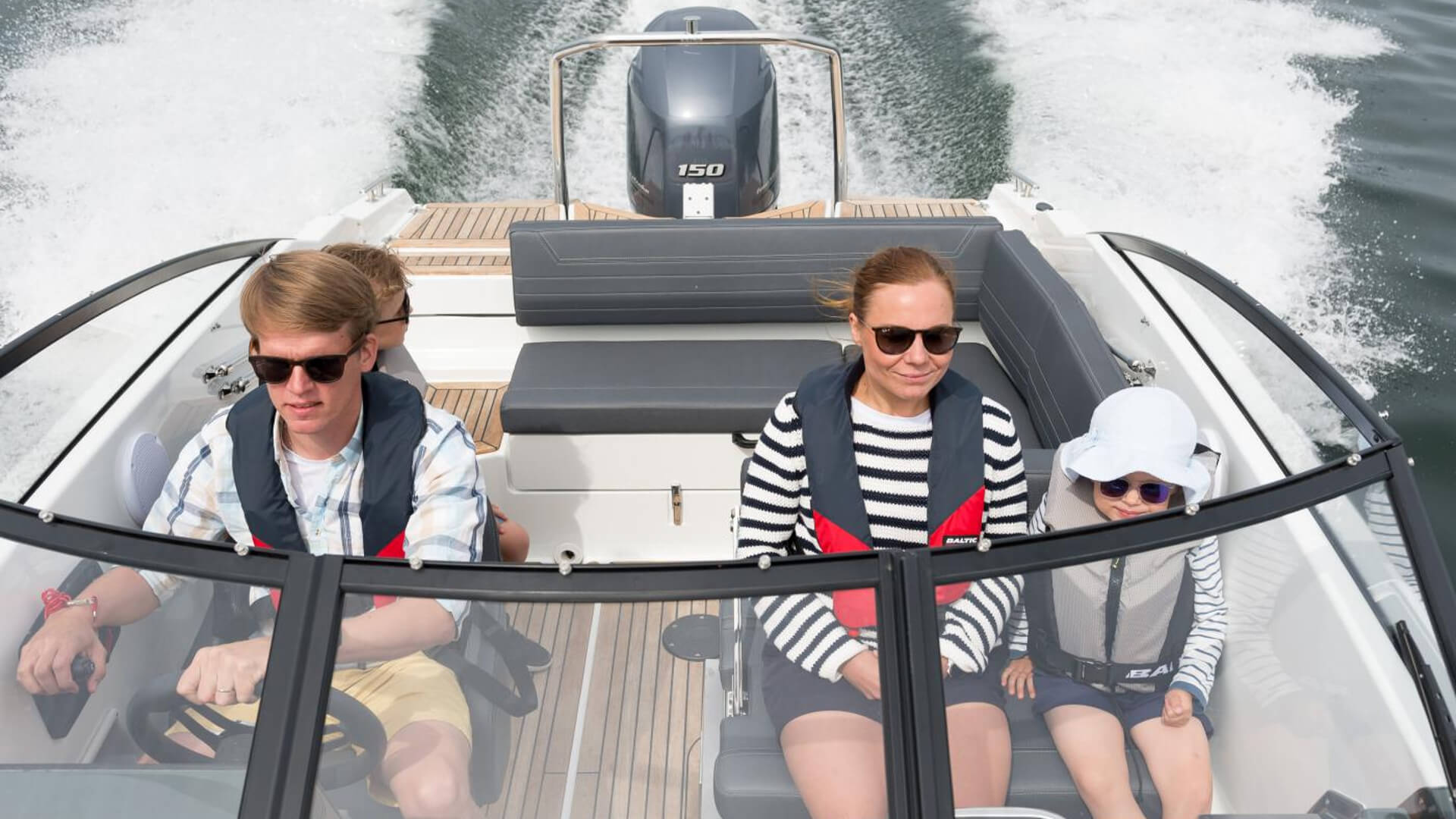 Yamarin 63 Day Cruiser - Стеклопластиковый катер с носовой каютой Yamarin 63 Day Cruiser, Yamarin 63 DC, Yamarin 63DC, Стеклопластиковая лодка Yamarin, Стеклопластиковая лодка Yamarin 63 DC, Стеклопластиковая лодка Yamarin 63 Day Cruiser, Стеклопластиковый катер Yamarin, Стеклопластиковый катер Yamarin 63 DC, Стеклопластиковый катер Yamarin 63 Day Cruiser, Ямарин 63 ДС