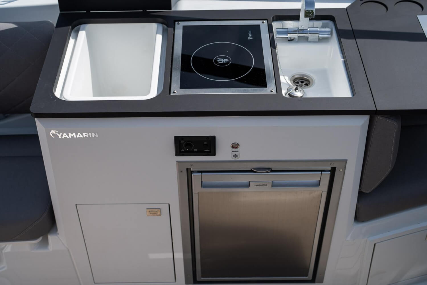 Yamarin 80 Day Cruiser - Стеклопластиковый катер Yamarin 80 Day Cruiser, Yamarin 80 DC, Yamarin 80DC, Стеклопластиковая лодка Yamarin, Стеклопластиковая лодка Yamarin 80 DC, Стеклопластиковая лодка Yamarin 80 Day Cruiser, Стеклопластиковый катер Yamarin, Стеклопластиковый катер Yamarin 80 DC, Стеклопластиковый катер Yamarin 80 Day Cruiser, Склопластиковий катер Yamarin 80 DC, Склопластиковий катер Yamarin 80 Day Cruiser, Ямарин 80 ДС