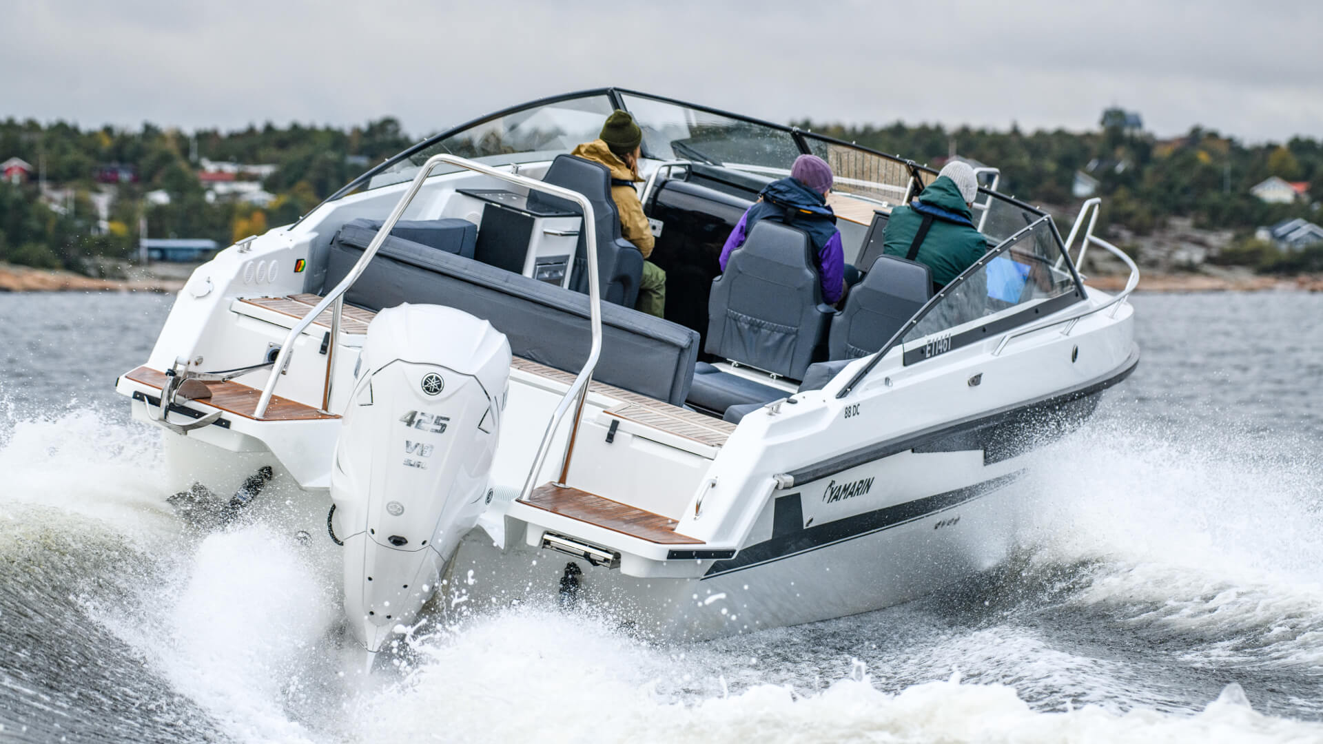 Yamarin 88 Day Cruiser - Скоростной стеклопластиковый катер с двумя каютами Yamarin 88 Day Cruiser, Yamarin 88 DC, Yamarin 88DC, Стеклопластиковая лодка Yamarin, Стеклопластиковая лодка Yamarin 88 DC, Стеклопластиковая лодка Yamarin 88 Day Cruiser, Стеклопластиковый катер Yamarin, Стеклопластиковый катер Yamarin 88 DC, Стеклопластиковый катер Yamarin 88 Day Cruiser, Ямарин 88 ДС