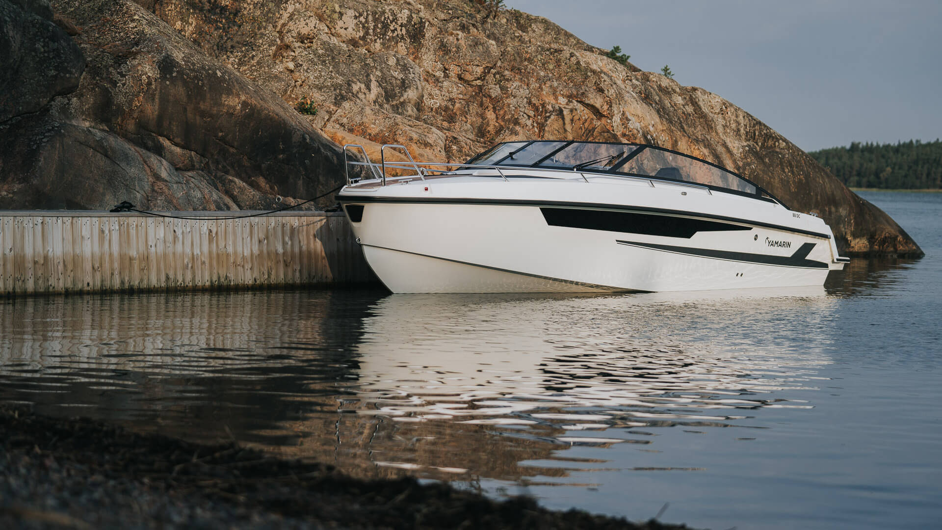 Yamarin 88 Day Cruiser - Скоростной стеклопластиковый катер с двумя каютами Yamarin 88 Day Cruiser, Yamarin 88 DC, Yamarin 88DC, Стеклопластиковая лодка Yamarin, Стеклопластиковая лодка Yamarin 88 DC, Стеклопластиковая лодка Yamarin 88 Day Cruiser, Стеклопластиковый катер Yamarin, Стеклопластиковый катер Yamarin 88 DC, Стеклопластиковый катер Yamarin 88 Day Cruiser, Ямарин 88 ДС