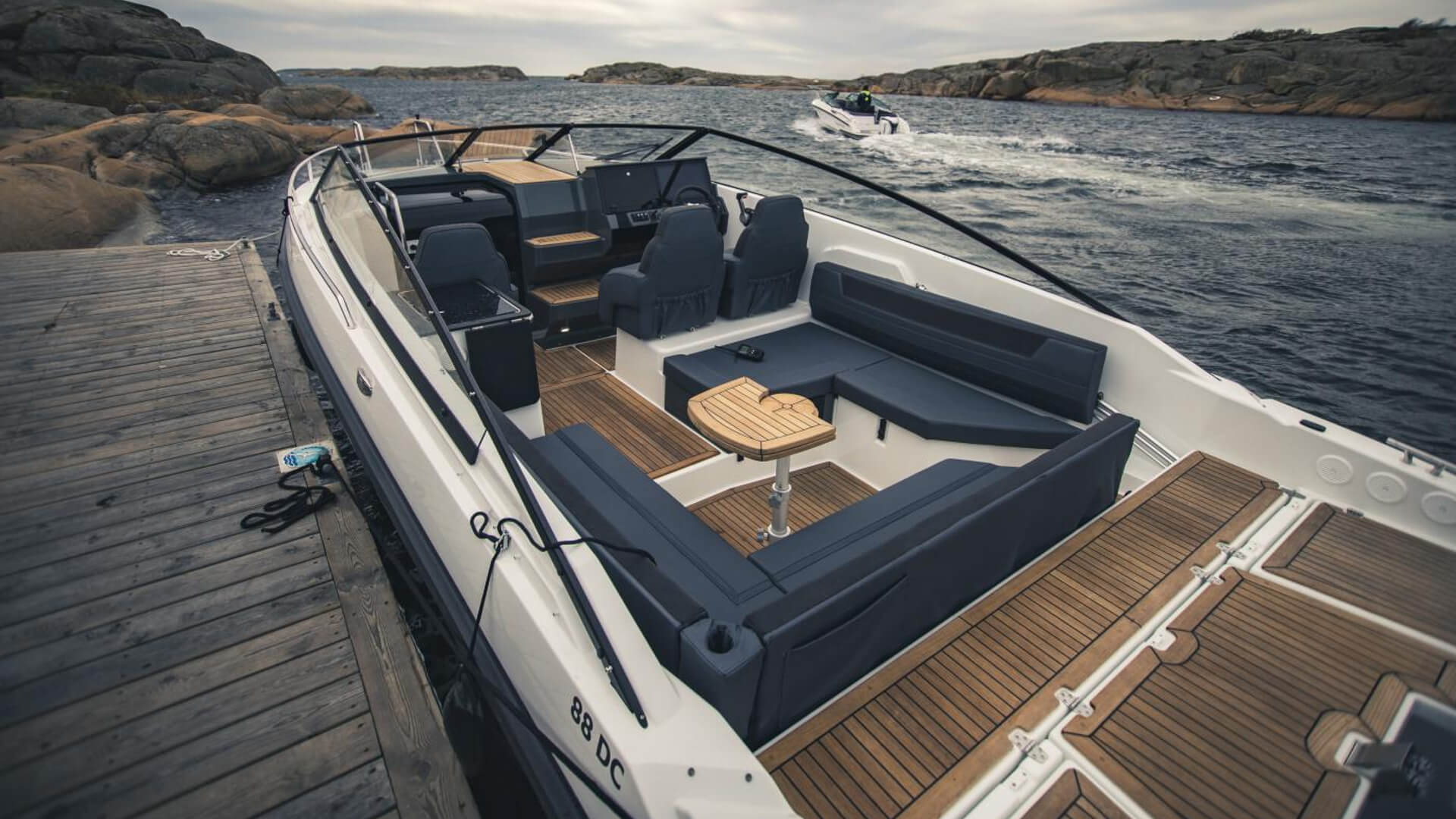 Yamarin 88 Day Cruiser - Скоростной стеклопластиковый катер с двумя каютами Yamarin 88 Day Cruiser, Yamarin 88 DC, Yamarin 88DC, Стеклопластиковая лодка Yamarin, Стеклопластиковая лодка Yamarin 88 DC, Стеклопластиковая лодка Yamarin 88 Day Cruiser, Стеклопластиковый катер Yamarin, Стеклопластиковый катер Yamarin 88 DC, Стеклопластиковый катер Yamarin 88 Day Cruiser, Ямарин 88 ДС