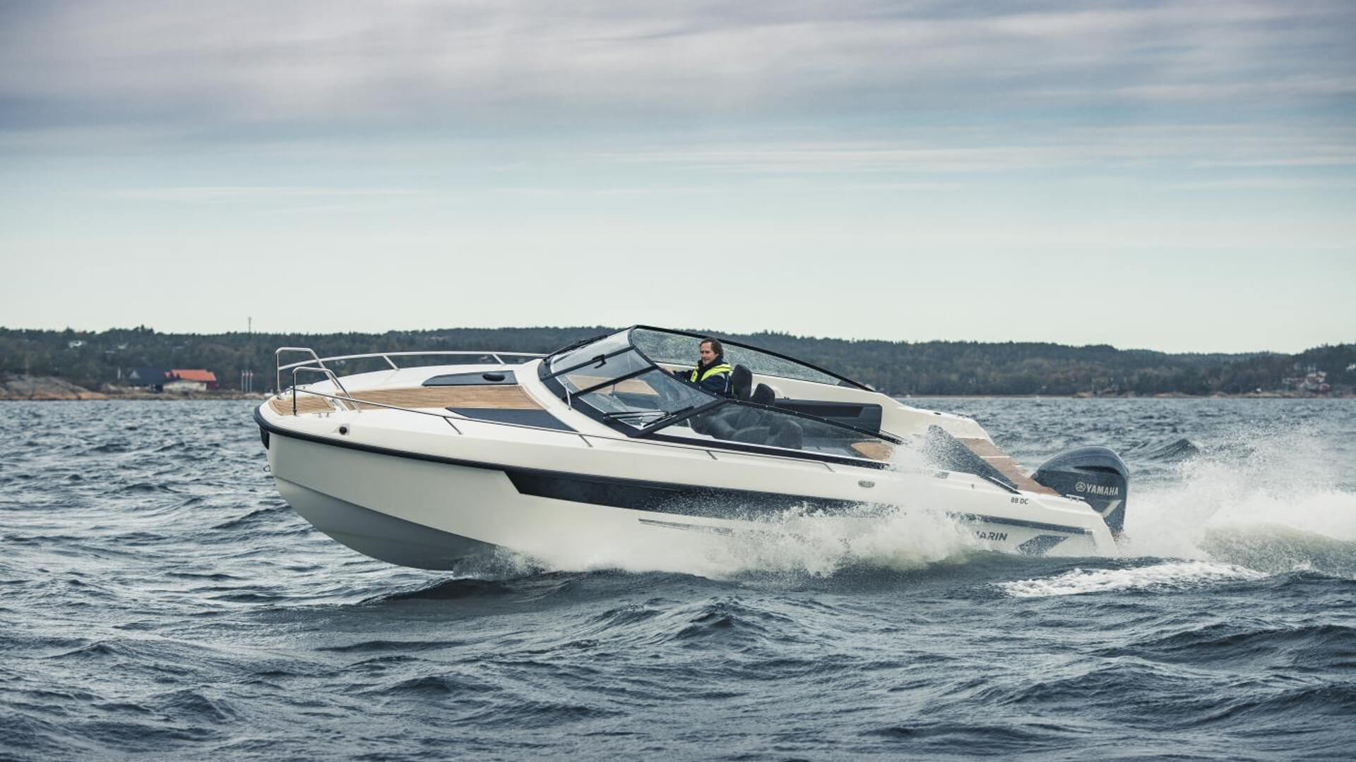 Yamarin 88 Day Cruiser - Скоростной стеклопластиковый катер с двумя каютами Yamarin 88 Day Cruiser, Yamarin 88 DC, Yamarin 88DC, Стеклопластиковая лодка Yamarin, Стеклопластиковая лодка Yamarin 88 DC, Стеклопластиковая лодка Yamarin 88 Day Cruiser, Стеклопластиковый катер Yamarin, Стеклопластиковый катер Yamarin 88 DC, Стеклопластиковый катер Yamarin 88 Day Cruiser, Ямарин 88 ДС