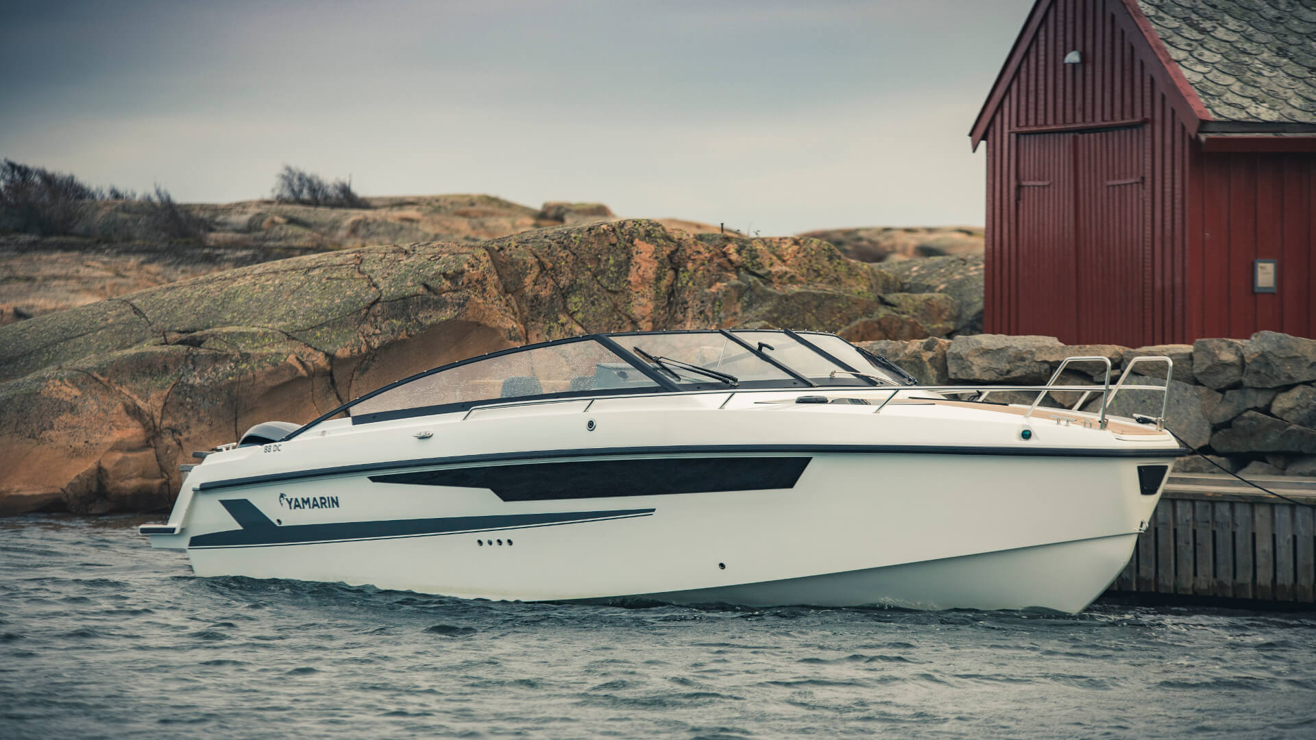 Yamarin 88 Day Cruiser - Скоростной стеклопластиковый катер с двумя каютами Yamarin 88 Day Cruiser, Yamarin 88 DC, Yamarin 88DC, Стеклопластиковая лодка Yamarin, Стеклопластиковая лодка Yamarin 88 DC, Стеклопластиковая лодка Yamarin 88 Day Cruiser, Стеклопластиковый катер Yamarin, Стеклопластиковый катер Yamarin 88 DC, Стеклопластиковый катер Yamarin 88 Day Cruiser, Ямарин 88 ДС