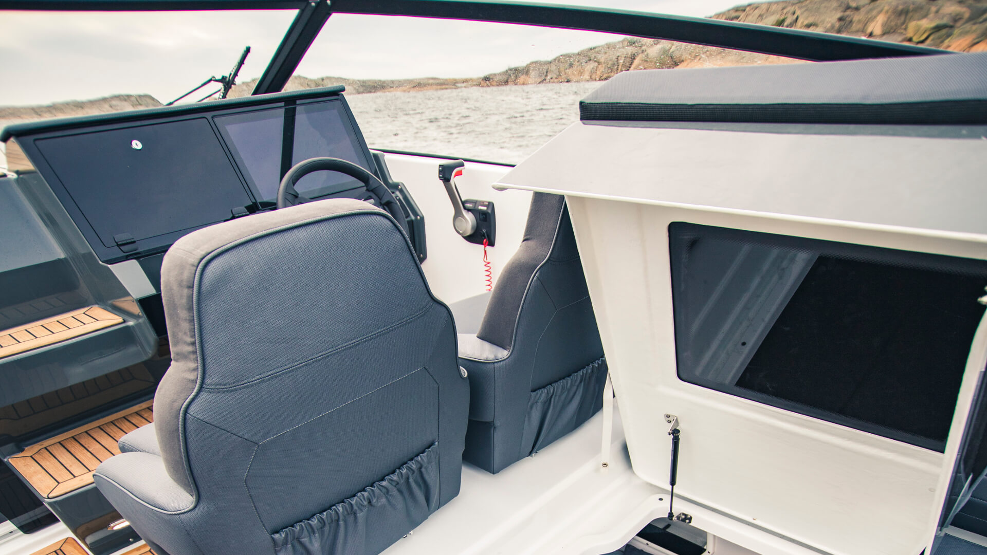 Yamarin 88 Day Cruiser - Скоростной стеклопластиковый катер с двумя каютами Yamarin 88 Day Cruiser, Yamarin 88 DC, Yamarin 88DC, Стеклопластиковая лодка Yamarin, Стеклопластиковая лодка Yamarin 88 DC, Стеклопластиковая лодка Yamarin 88 Day Cruiser, Стеклопластиковый катер Yamarin, Стеклопластиковый катер Yamarin 88 DC, Стеклопластиковый катер Yamarin 88 Day Cruiser, Ямарин 88 ДС