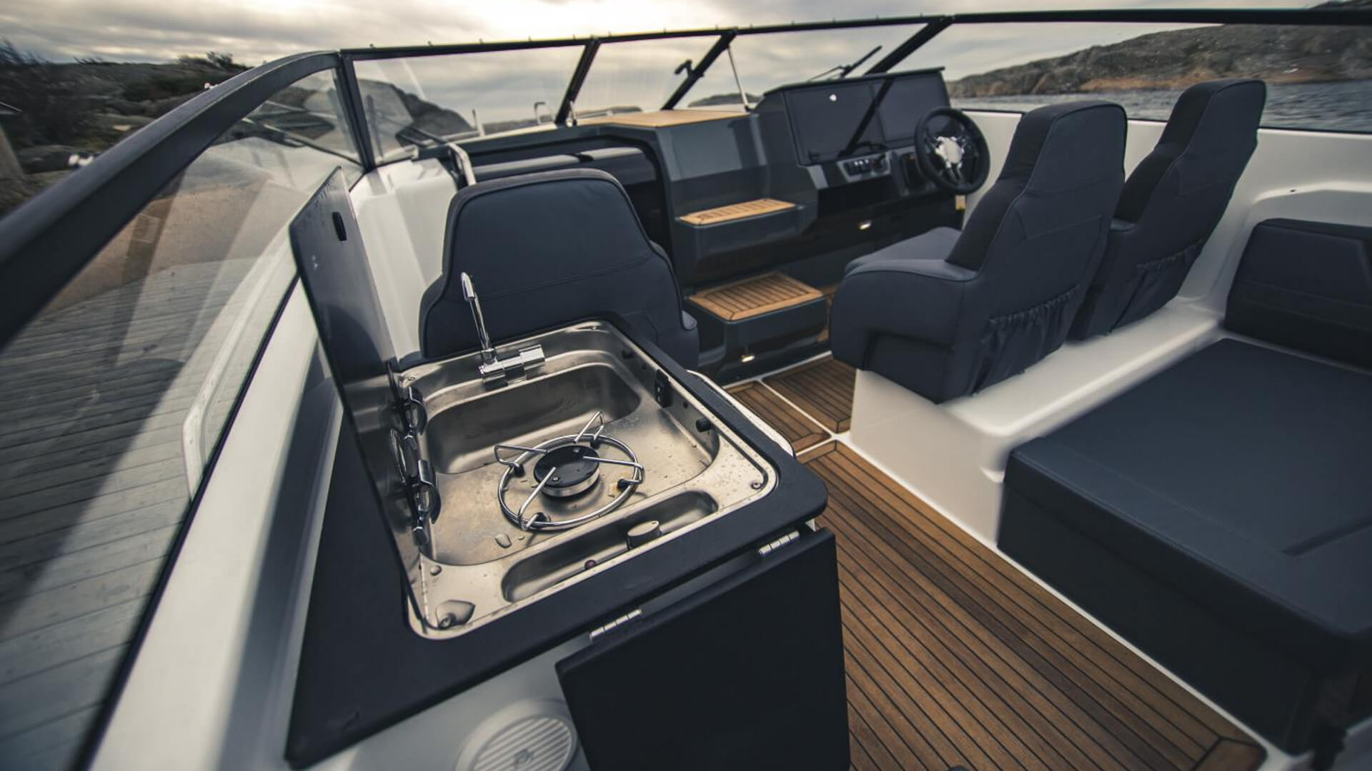 Yamarin 88 Day Cruiser - Скоростной стеклопластиковый катер с двумя каютами Yamarin 88 Day Cruiser, Yamarin 88 DC, Yamarin 88DC, Стеклопластиковая лодка Yamarin, Стеклопластиковая лодка Yamarin 88 DC, Стеклопластиковая лодка Yamarin 88 Day Cruiser, Стеклопластиковый катер Yamarin, Стеклопластиковый катер Yamarin 88 DC, Стеклопластиковый катер Yamarin 88 Day Cruiser, Ямарин 88 ДС