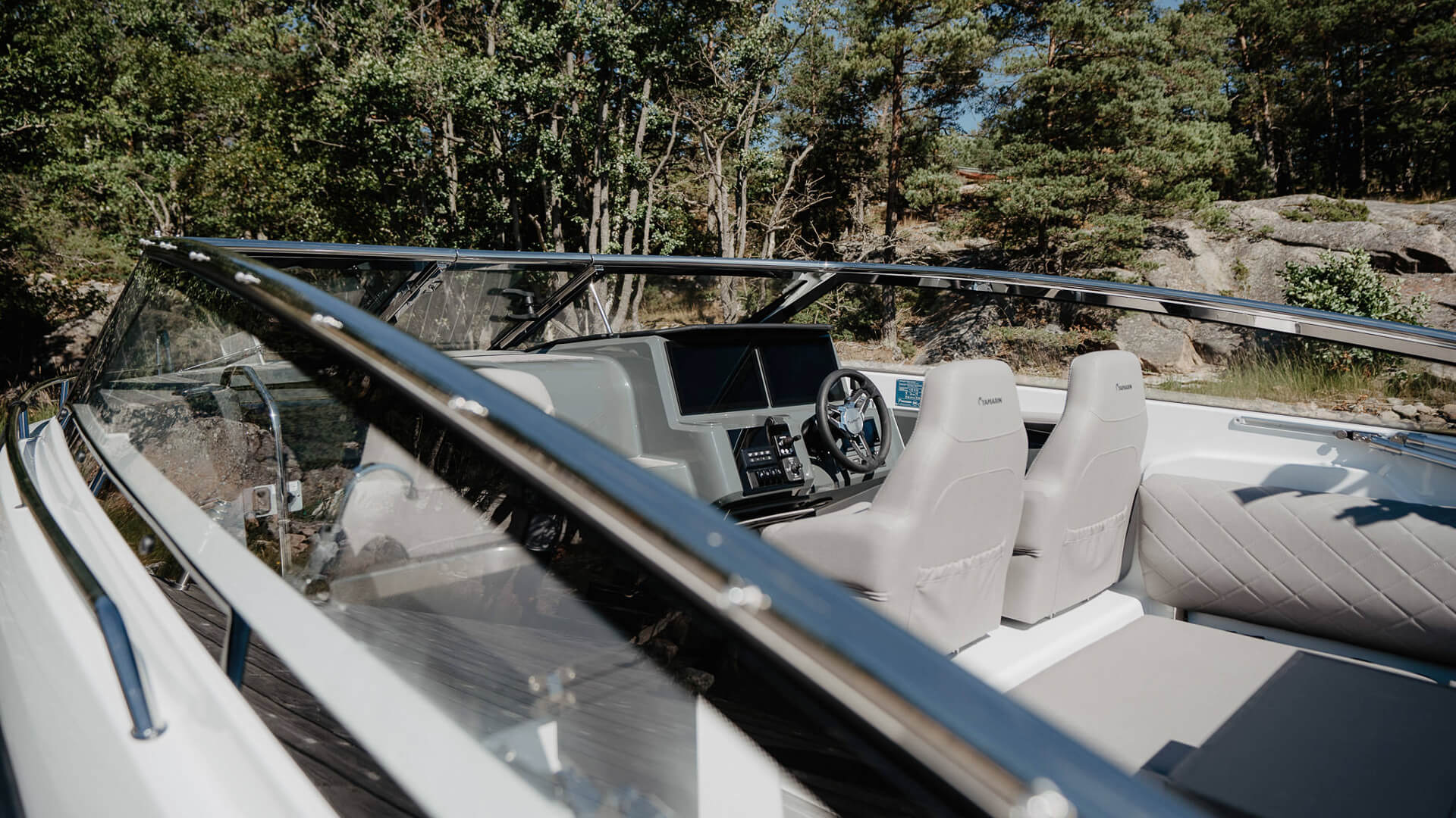 Yamarin 88 Day Cruiser - Скоростной стеклопластиковый катер с двумя каютами Yamarin 88 Day Cruiser, Yamarin 88 DC, Yamarin 88DC, Стеклопластиковая лодка Yamarin, Стеклопластиковая лодка Yamarin 88 DC, Стеклопластиковая лодка Yamarin 88 Day Cruiser, Стеклопластиковый катер Yamarin, Стеклопластиковый катер Yamarin 88 DC, Стеклопластиковый катер Yamarin 88 Day Cruiser, Ямарин 88 ДС