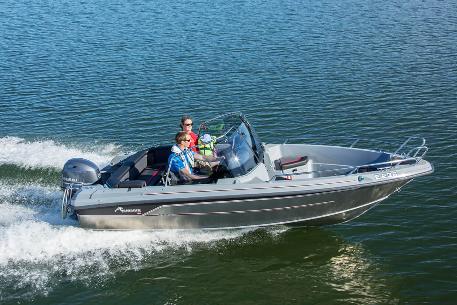 Yamarin CROSS 54 Bow Rider - Комбинированная лодка (алюминий + стеклопластик) Yamarin CROSS 54 Bow Rider, Yamarin CROSS 54 BR, Алюминиевая лодка Yamarin CROSS, Алюминиевая лодка Yamarin CROSS 54 BR, Алюминиевая лодка Yamarin CROSS 54 Bow Rider, Алюминиевый катер Yamarin CROSS 54 BR, Алюминиевый катер Yamarin CROSS 54 Bow Rider