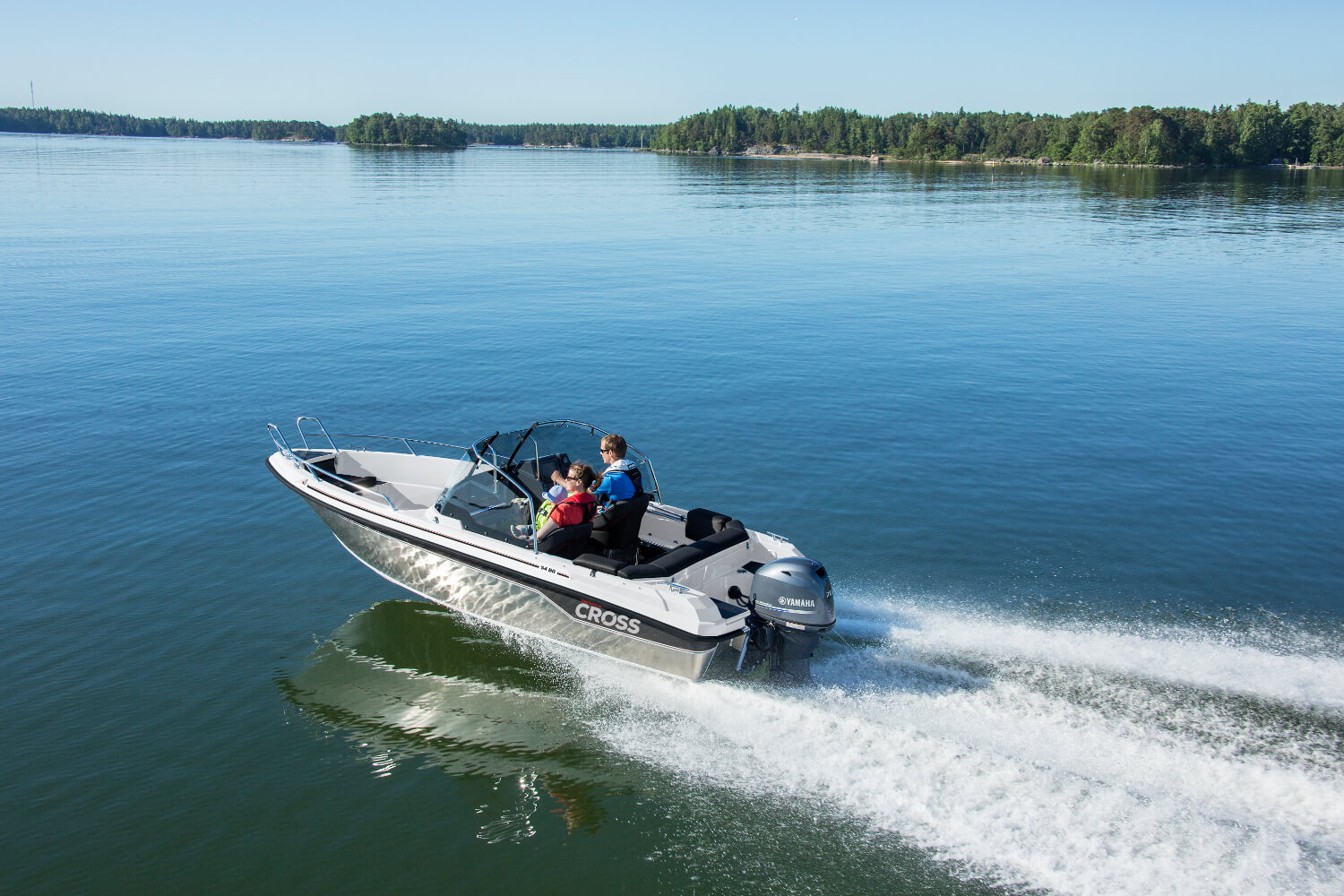 Yamarin CROSS 54 Bow Rider - Комбинированная лодка (алюминий + стеклопластик) Yamarin CROSS 54 Bow Rider, Yamarin CROSS 54 BR, Алюминиевая лодка Yamarin CROSS, Алюминиевая лодка Yamarin CROSS 54 BR, Алюминиевая лодка Yamarin CROSS 54 Bow Rider, Алюминиевый катер Yamarin CROSS 54 BR, Алюминиевый катер Yamarin CROSS 54 Bow Rider