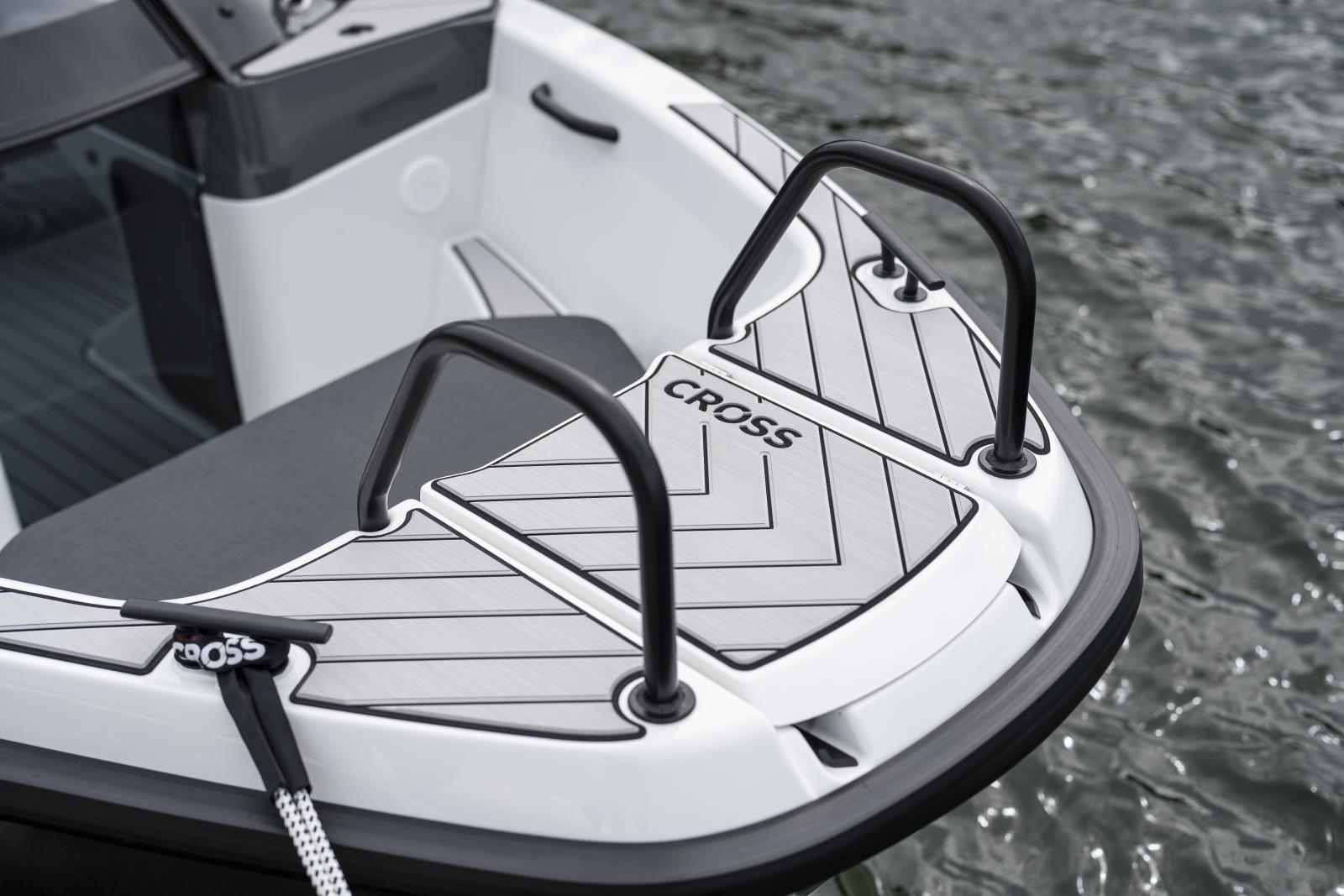 Yamarin CROSS 55 Bow Rider - Комбинированная лодка (алюминий + стеклопластик) Yamarin CROSS 55 Bow Rider, Yamarin CROSS 55 BR, Алюминиевая лодка Yamarin CROSS, Алюминиевая лодка Yamarin CROSS 55 BR, Алюминиевая лодка Yamarin CROSS 55 Bow Rider, Алюминиевый катер Yamarin CROSS 55 BR, Алюминиевый катер Yamarin CROSS 55 Bow Rider