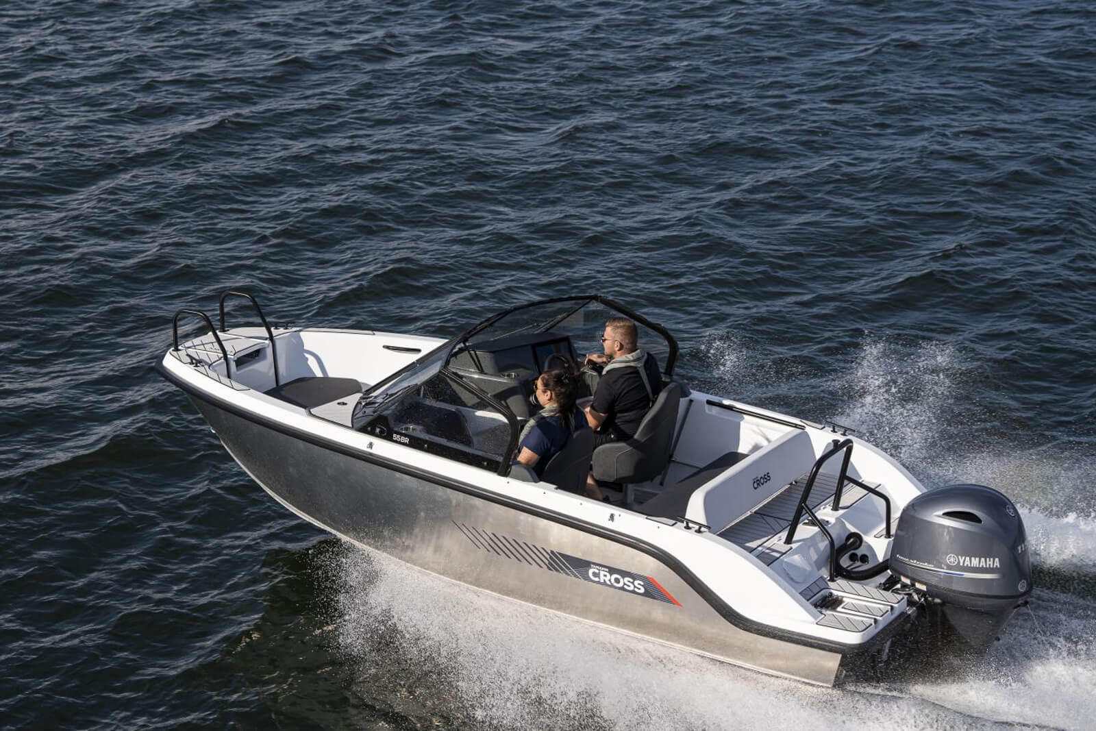 Yamarin CROSS 55 Bow Rider - Комбинированная лодка (алюминий + стеклопластик) Yamarin CROSS 55 Bow Rider, Yamarin CROSS 55 BR, Алюминиевая лодка Yamarin CROSS, Алюминиевая лодка Yamarin CROSS 55 BR, Алюминиевая лодка Yamarin CROSS 55 Bow Rider, Алюминиевый катер Yamarin CROSS 55 BR, Алюминиевый катер Yamarin CROSS 55 Bow Rider