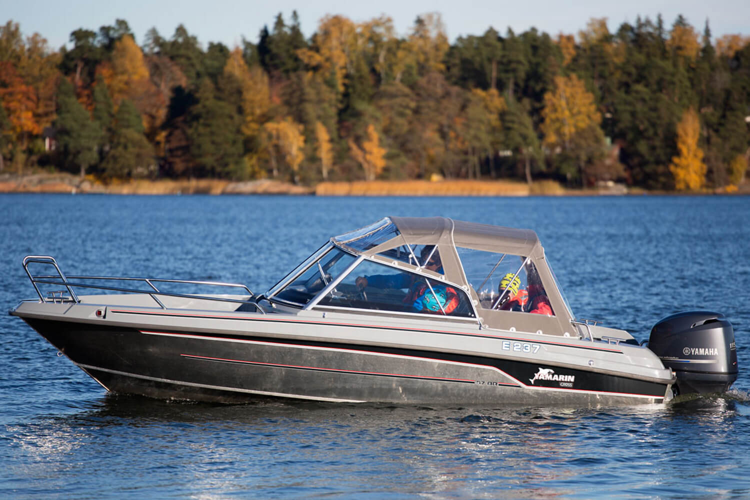 Ходовой тент для лодки Cross 57BR Ходовой тент для лодки Cross 57BR