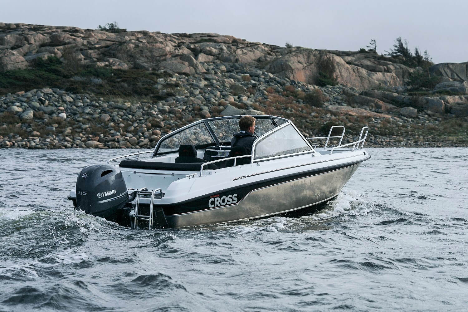 Yamarin CROSS 57 Bow Rider - Комбинированная лодка (алюминий + стеклопластик) Yamarin CROSS 57 Bow Rider, Yamarin CROSS 57 BR, Алюминиевая лодка Yamarin CROSS, Алюминиевая лодка Yamarin CROSS 57 BR, Алюминиевая лодка Yamarin CROSS 57 Bow Rider, Алюминиевый катер Yamarin CROSS 57 BR, Алюминиевый катер Yamarin CROSS 57 Bow Rider, Ямарин Кросс 57 Боу Райдер