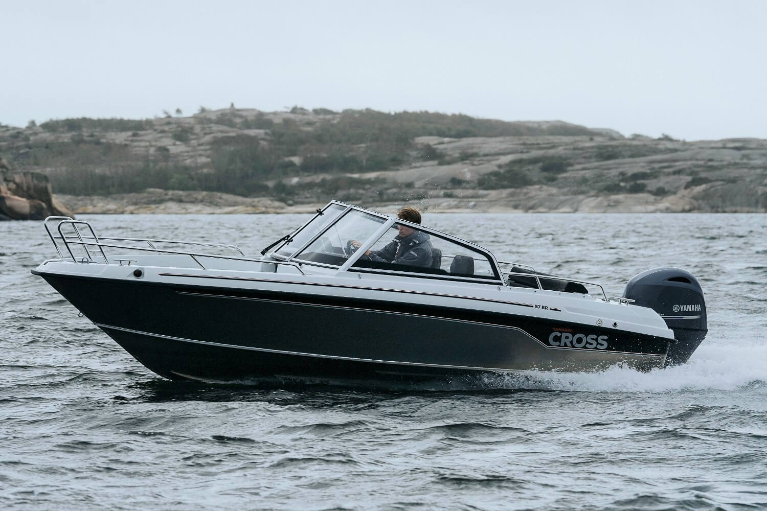 Yamarin CROSS 57 Bow Rider - Комбинированная лодка (алюминий + стеклопластик) Yamarin CROSS 57 Bow Rider, Yamarin CROSS 57 BR, Алюминиевая лодка Yamarin CROSS, Алюминиевая лодка Yamarin CROSS 57 BR, Алюминиевая лодка Yamarin CROSS 57 Bow Rider, Алюминиевый катер Yamarin CROSS 57 BR, Алюминиевый катер Yamarin CROSS 57 Bow Rider, Ямарин Кросс 57 Боу Райдер